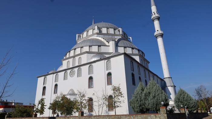 Kartepe Abdülhamit Han Camii’ne estetik görünüm